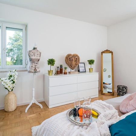 Eg Links-Wunderschoene 70M Grosse 2-Zimmer City Wohnung Naehe Salzburg 프라일라싱 외부 사진