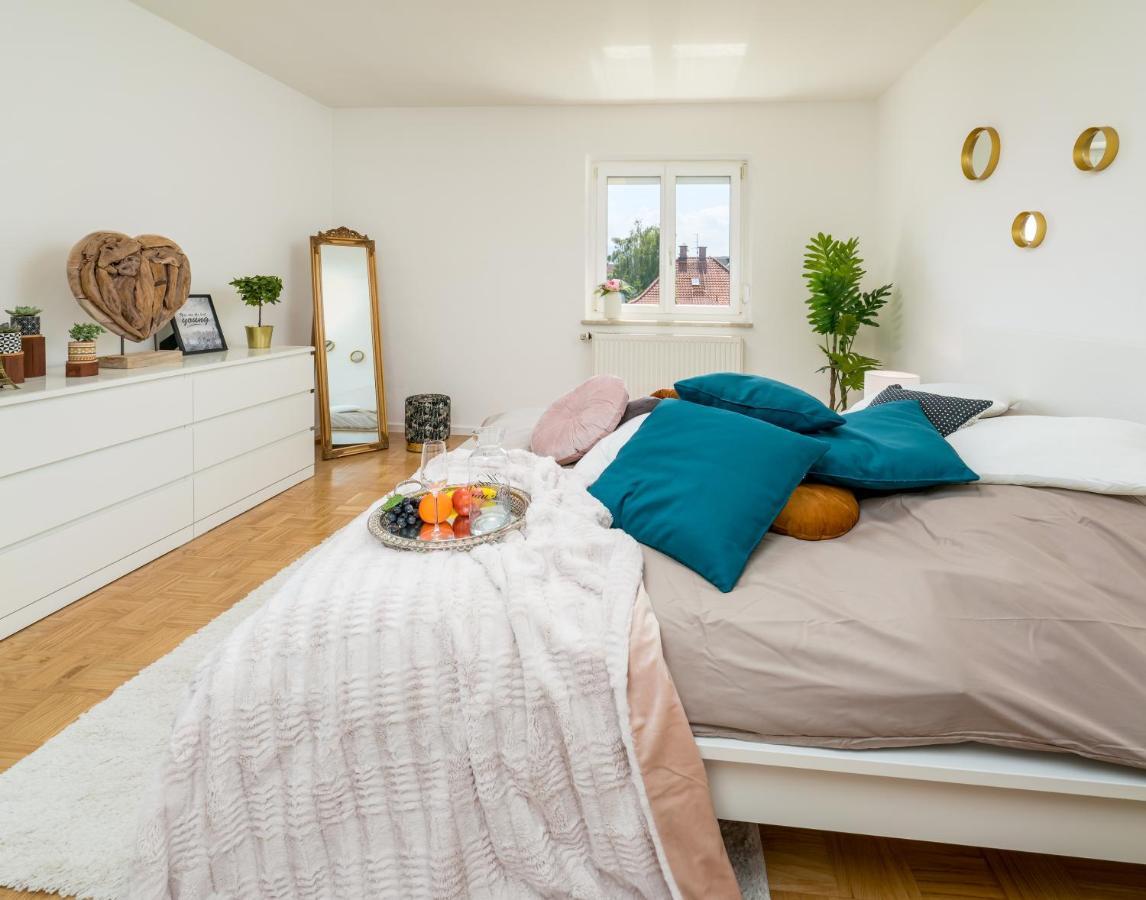 Eg Links-Wunderschoene 70M Grosse 2-Zimmer City Wohnung Naehe Salzburg 프라일라싱 외부 사진